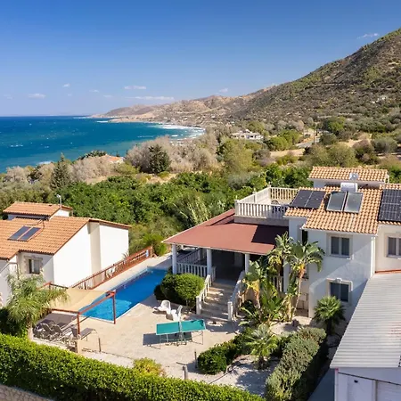 Pomos Harbour View *