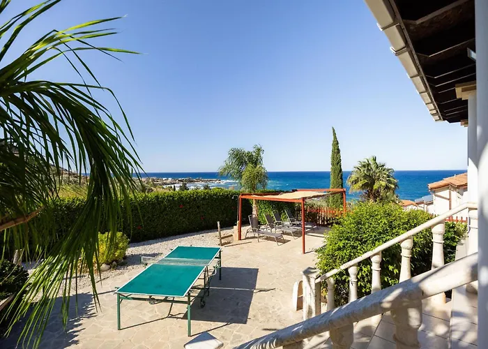 Pomos Harbour View * Παχύαμμος