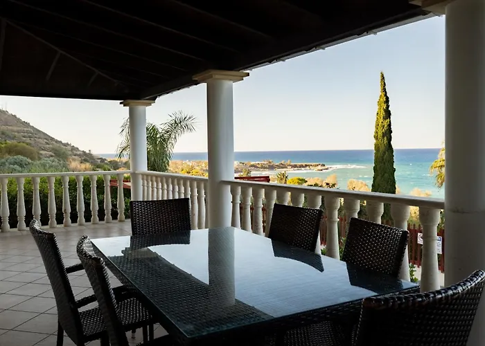 Βίλα Pomos Harbour View *