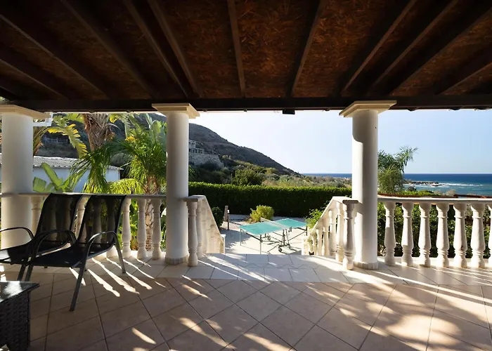 Pomos Harbour View *