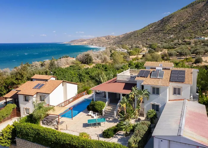 Pomos Harbour View *